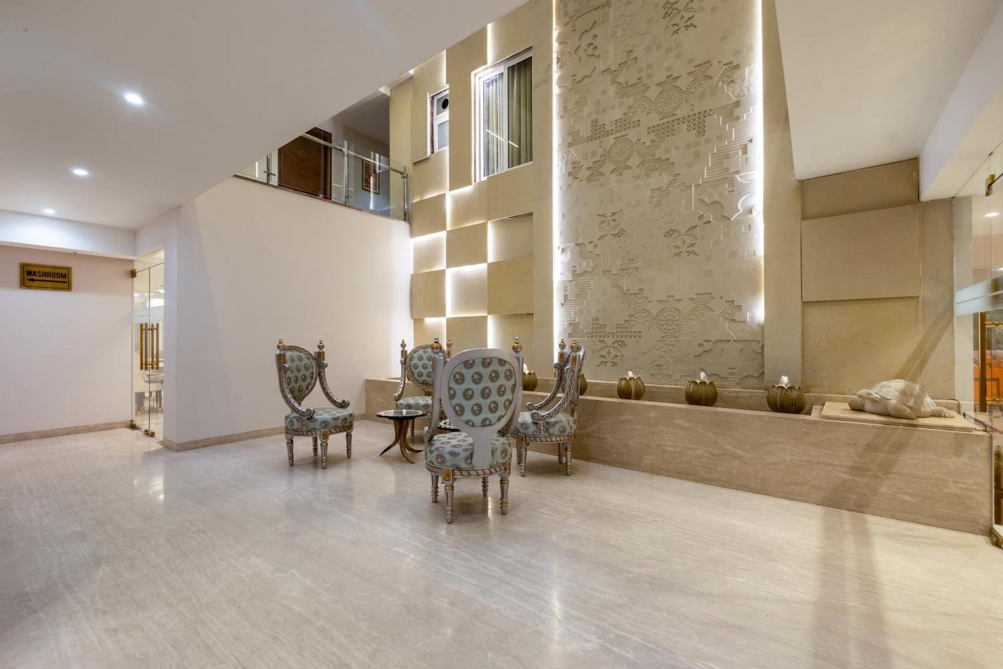 Hotel Ginger Palace Delhi Airport نيودلهي المظهر الخارجي الصورة
