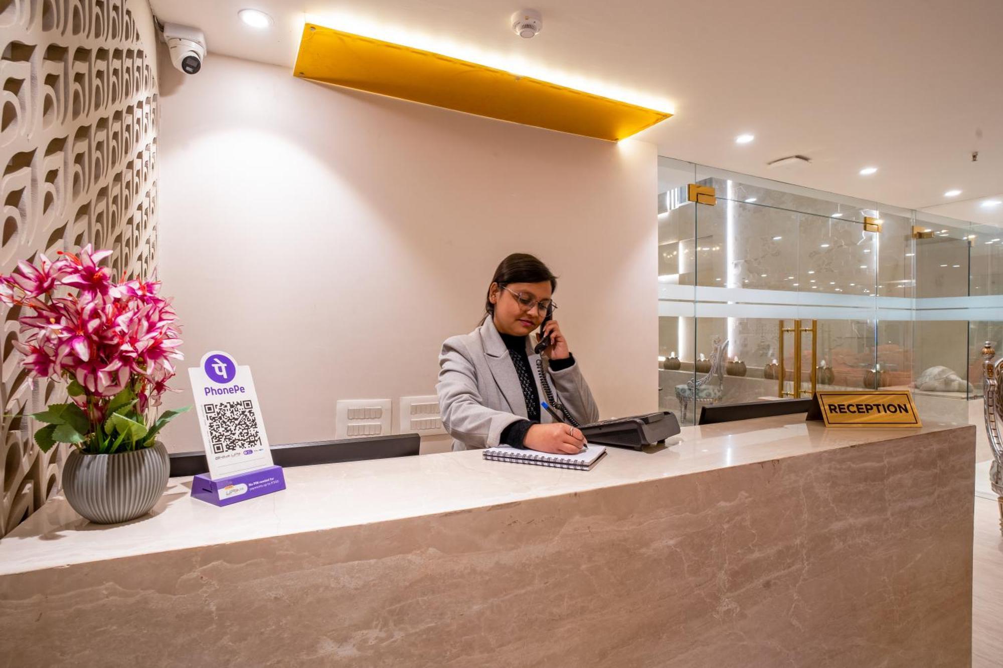 Hotel Ginger Palace Delhi Airport نيودلهي المظهر الخارجي الصورة